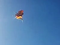 米スペースX社のF9Rロケットが試験飛行中に空中爆発。その瞬間のビデオ。