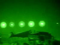 アメリカ軍によるイスラム国に対する夜間空爆の映像。トマホーク（巡航ミサイル）あり。