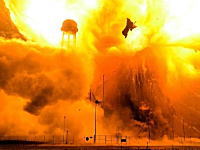 すごい映像がキタゾ！先月のアンタレスロケット大爆発を発射台のすぐ近くから撮影していた映像が公開される。