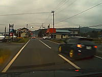 これはDQNすぎる運転。岩手県で撮影された暴走車が危険すぎるドライブレコーダー。
