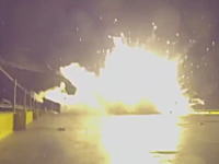 打ち上げに成功していたスペースX社のファルコン9ロケットが着陸に失敗して爆発。その映像が公開される。