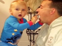 この赤ちゃんの表情ｗｗｗお父さんの手品に驚く赤ちゃんのリアクションが素敵すぎる動画ｗ