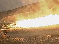 NASAが次世代のロケットエンジンの燃焼テストを行う動画。スペース・ローンチ・システム