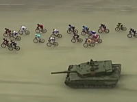 サイクルロードレースに戦車（レオパルト2A）が並走してた動画ｗｗｗ本物ｗｗｗ
