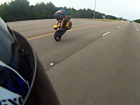 バイクに乗る時は服装に気を付けよう。Ｔシャツ短パンで事故るとこうなる動画。