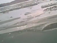 死亡事故。氷を踏み抜いて湖に沈んでしまった日産エクストレイルのドラレコ映像。