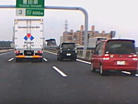 発作か居眠りか。豊田で撮影された左ドーン⇒右ドーン事故のドライブレコーダー映像。