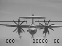 今年3月に空母アイゼンハワーで起きたE-2ホークアイ着艦事故の映像が公開される。