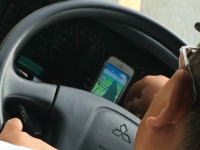 ネット動画で発覚。運転しながらポケモンGOをプレイスする大阪のバス運転手