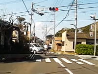 千葉県で撮影された老人同士の事故。ドン！と当てられただけかと思ったら(((ﾟДﾟ)))