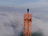 高所恐怖症動画。ドイツで最も高い建造物の一つ363メートルの電波塔に登ってみた。