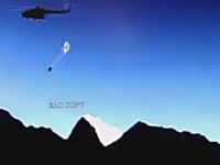 インド空軍が中印国境紛争地への物資空中投下失敗で7名が死亡した事故のビデオ。