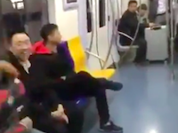 チャイナ人が考えた電車で必ず座席を確保できるという裏技がひどいｗｗｗ