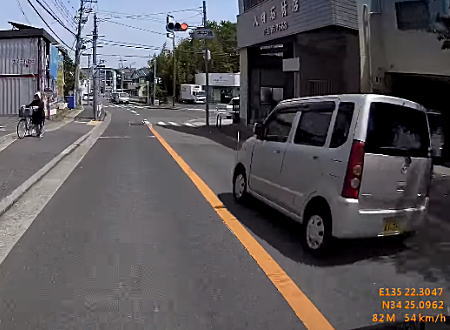 貝塚市で精神に異常のありそうな軽自動車が撮影されたドライブレコーダー映像。