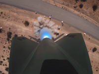 マッハ2.5で打ち上げられるロケットに取り付けられたGoProカメラからの眺め。