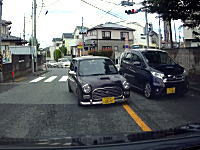 運転くそすぎ。情報求む！横浜市でミラジーノターボに当て逃げされたドラレコ。