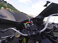 鈴鹿8耐合同テストでYZF-R1に乗るニッコロ・カネパのヘルメットカム映像がすごい。