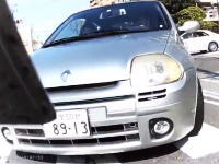 埼玉県草加市で撮影された何で煽ルノー？Twitterで話題になっている煽り運転の映像。