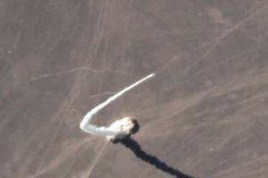 中国で打ち上げられたロケットが弾道飛行する様子を上から撮影したビデオが公開される。