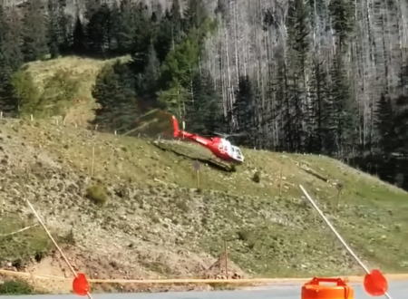 怪我人を助けに来た救助ヘリコプターが着陸に失敗してあああああ。