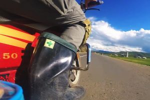 旅の記録。キャンプしながらバイクでモンゴル3900kmを走った旅人の映像。シナリーXY150