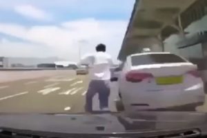 韓国の金海空港で暴走BMWが人をはねてしまうドラレコ映像。どうしてこうなった？
