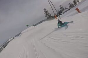直撃してる。スノーボードでキッカーを飛んだ先に小さな子供が転がっていたら。