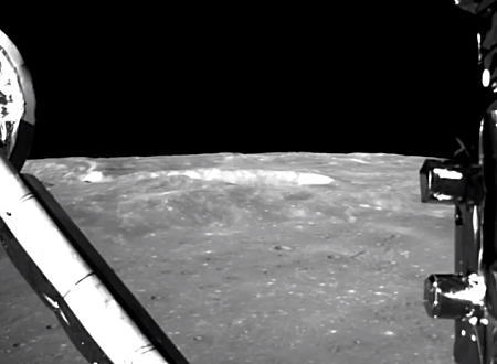 中国の無人探査機が月の裏側に着陸した瞬間のオンボードビデオが公開される。