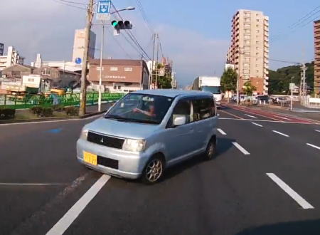大津市の園児死亡事故に関連して話題になっている右直事故のドライブレコーダー映像。