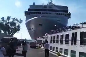 重大事故。ベネチアで豪華客船が波止場に突っ込み遊覧船に衝突。正面からの映像こええｗｗｗ