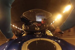 GSX-R600で超暴走。海外の頭のネジぶっ飛びバイク乗りの車載ビデオがほんと怖い。
