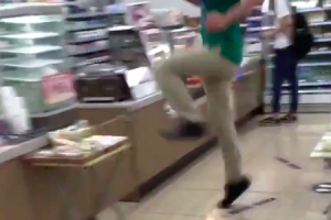 めっちゃ跳躍するセブンイレブンの店員さんの動画が人気にｗｗｗ声もいいｗｗｗ