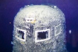 水深約1700メートルの海底で放射能漏れを起こし続けている旧ソ連の原子力潜水艦「コムソモレツ」の映像が公開される。