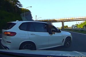 BMWのDQNくっそ怖すぎる(((ﾟДﾟ)))常磐自動車道で撮影されたとんでもないDQNの映像。