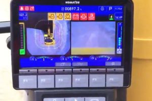 最新のKOMATSU油圧ショベル（PC350-11）の起動方法がカッコイイ動画。
