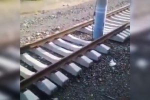 どんな仕事だよｗｗｗロシアの線路がおもロシアな事になっている動画がこちら。