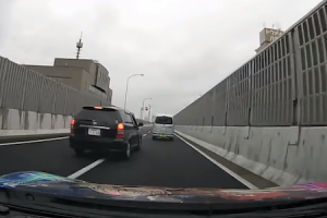 【続報】名古屋高速を走行中に痛車にペットボトルを投げつけたウィッシュDQNを書類送検。