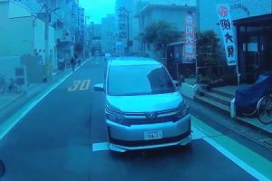 これは完全な逆ギレ。会社名入りの車で巻き舌ゴラァするDQNヴォクシーが埼玉県。
