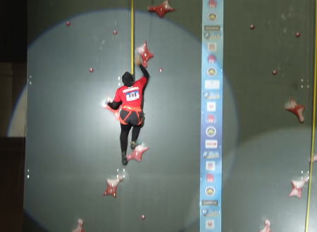 女子スピードクライミング世界記録の動画がやっぱり壁を登っているように見えないｗｗｗ