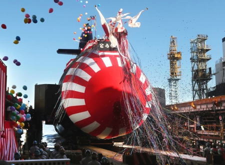 川崎重工で世界最大級のディーゼル潜水艦「とうりゅう（SS-512）」進水式が開かれる。