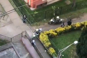 カバディスキル99。チリで5台のバイク警官から逃げ切った男の動画が話題に。