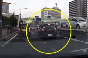 シャブ運転？広島市でどう考えても普通じゃないポルテの運転手が撮影される。