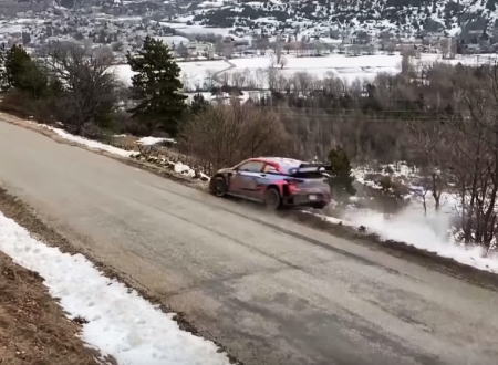 WRC開幕戦ラリー・モンテカルロで起きたヒュンダイの恐ろしいクラッシュの映像。