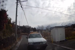 これで過失７：３は酷い。岐阜県土岐市で脇見運転していたタクシーに正面衝突されるドラレコ映像