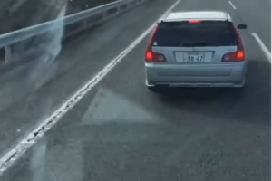 これは酷い。名神高速で神戸ナンバーの車がトラックを絶対に前に行かせないように煽り続けるドラレコ映像