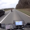 海外のDQN走り屋怖すぎワロタ。無茶したバイク2台に殺されかけたライダー視点のビデオ。