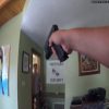 【衝撃】4歳の息子をギターで殴り殺した父親を警察が射殺する衝撃の映像