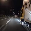 高速道路でトラックが”殺人的な煽り運転”をしてくるドラレコ映像
