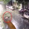 【カオス】酔っぱらって道のど真ん中で寝た女性が無免許運転の男性に轢き潰される映像