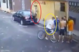 【驚愕】強盗した男がその直後、強盗に遭う凄まじいブラジルからの映像